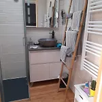 ホームステイ Chambre, Mer Et Foret