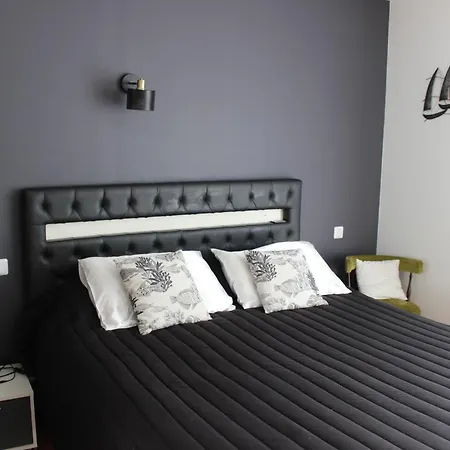 Chambre, Et Foret